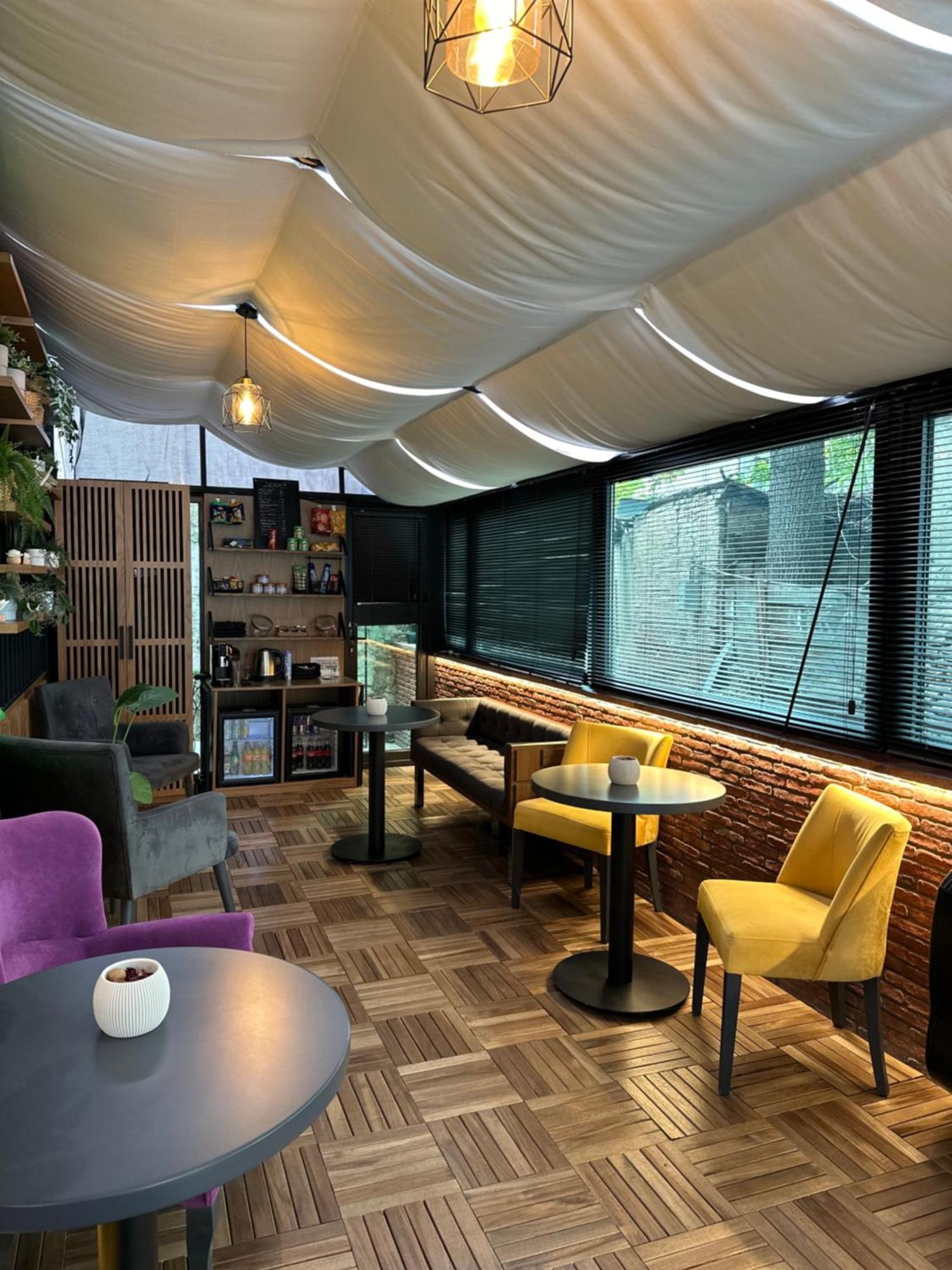 Hotel Adora 트빌리시 외부 사진